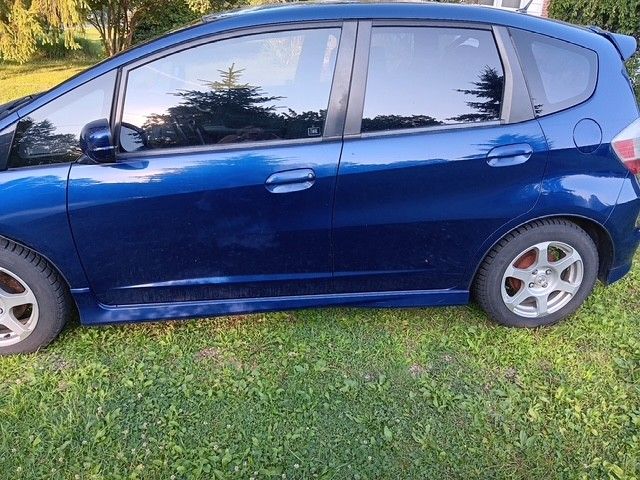 Used 2013 Honda Fit Sport image 1