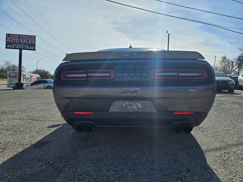 Used 2018 Dodge Challenger SXT Plus image 5