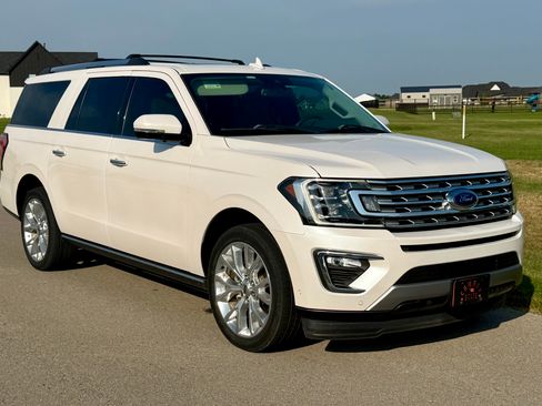 Used 2019 Ford Expedition Max Limited w/ Equipment Group 302A RWD image 2