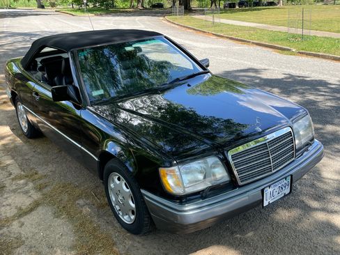 Used 1994 Mercedes-Benz E 320 Convertible image 15