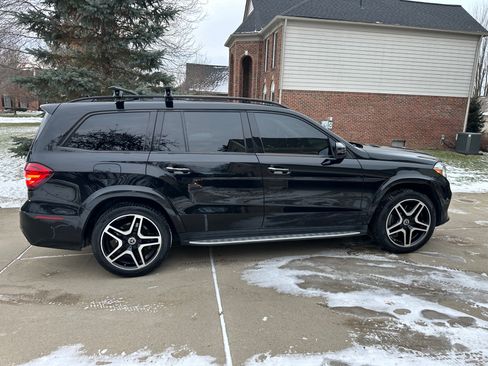 Used 2018 Mercedes-Benz GLS 550 4MATIC image 2