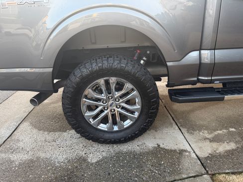 Used 2025 Ford F150 Lariat w/ Equipment Group 501A Mid image 17