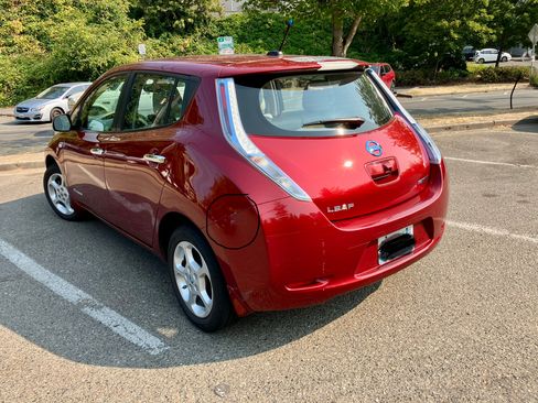 Used 2012 Nissan Leaf SL FWD image 4