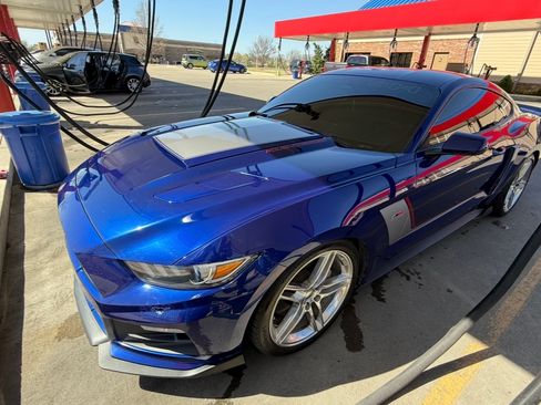 Used 2015 Ford Mustang GT Premium image 6