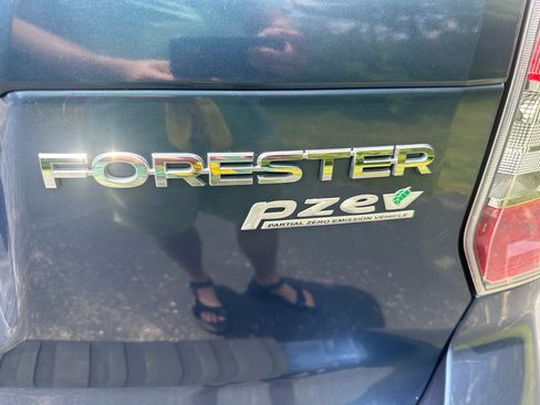 Used 2014 Subaru Forester 2.5i Premium w/ All-Weather Package AWD/4WD image 23