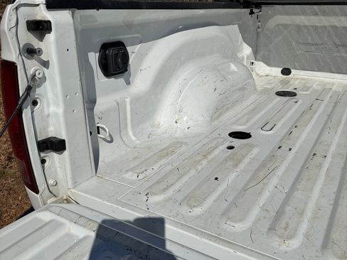 Used 2018 RAM 2500 Tradesman w/ Chrome Appearance Group image 16