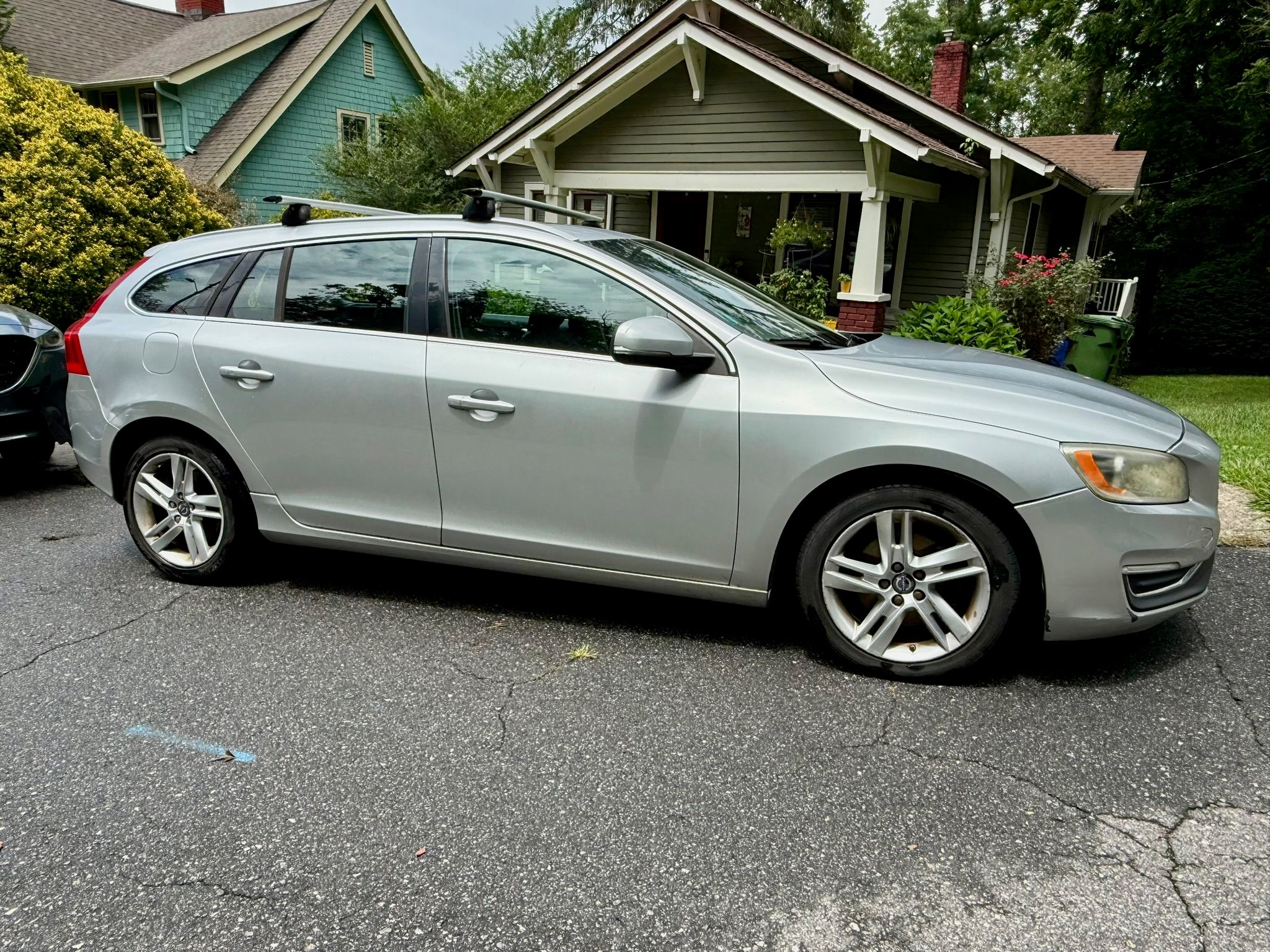 Used 2015 Volvo V60 T5 Premier FWD image 2