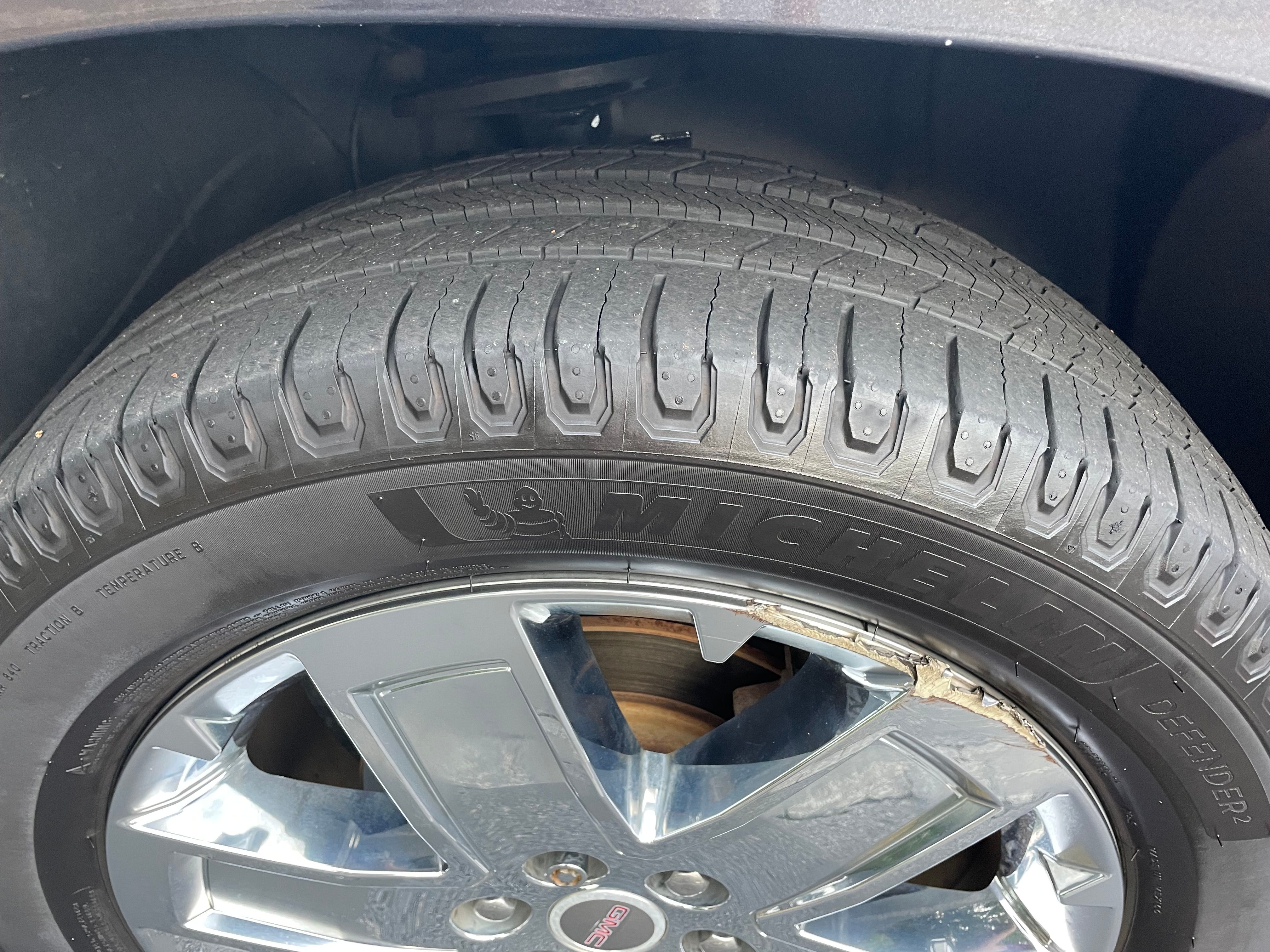 Used 2017 GMC Acadia Limited SLT AWD/4WD image 22