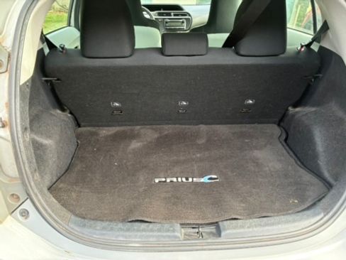 Used 2012 Toyota Prius C One image 5