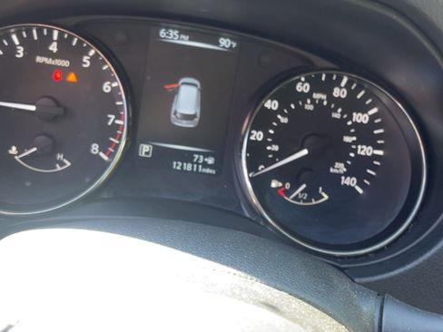 Used 2017 Nissan Rogue S image 1