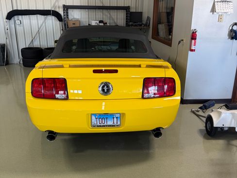 Used 2006 Ford Mustang Premium image 5