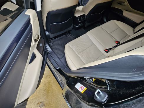 Used 2019 Lexus ES 350 image 9