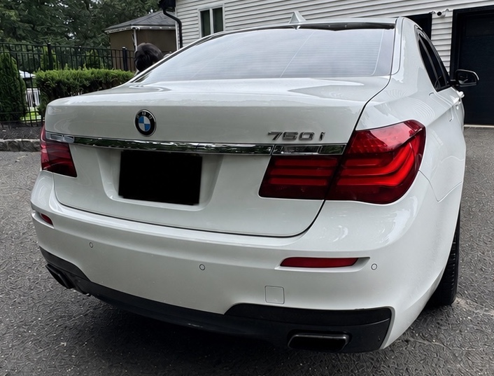 Used 2015 BMW 750i RWD image 8