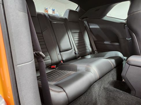 Used 2014 Dodge Challenger R/T image 23