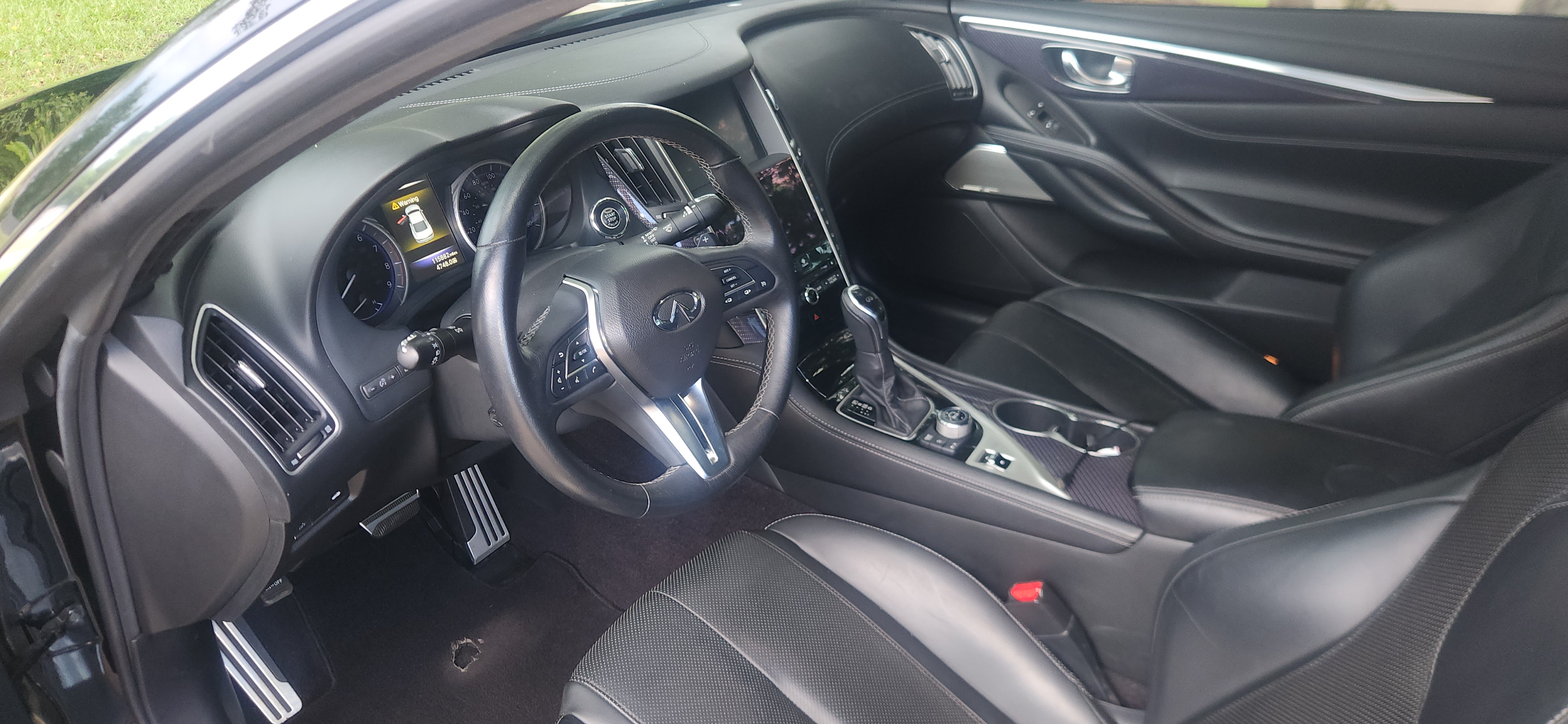 Used 2017 INFINITI Q60 Red Sport 400 AWD/4WD image 5