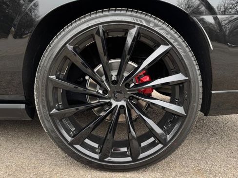 Used 2024 Cadillac Escalade ESV V w/ LPO, ONYX Package image 12