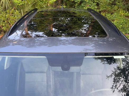 Used 2020 Volkswagen Tiguan SE w/ Panoramic Sunroof Package AWD/4WD image 11