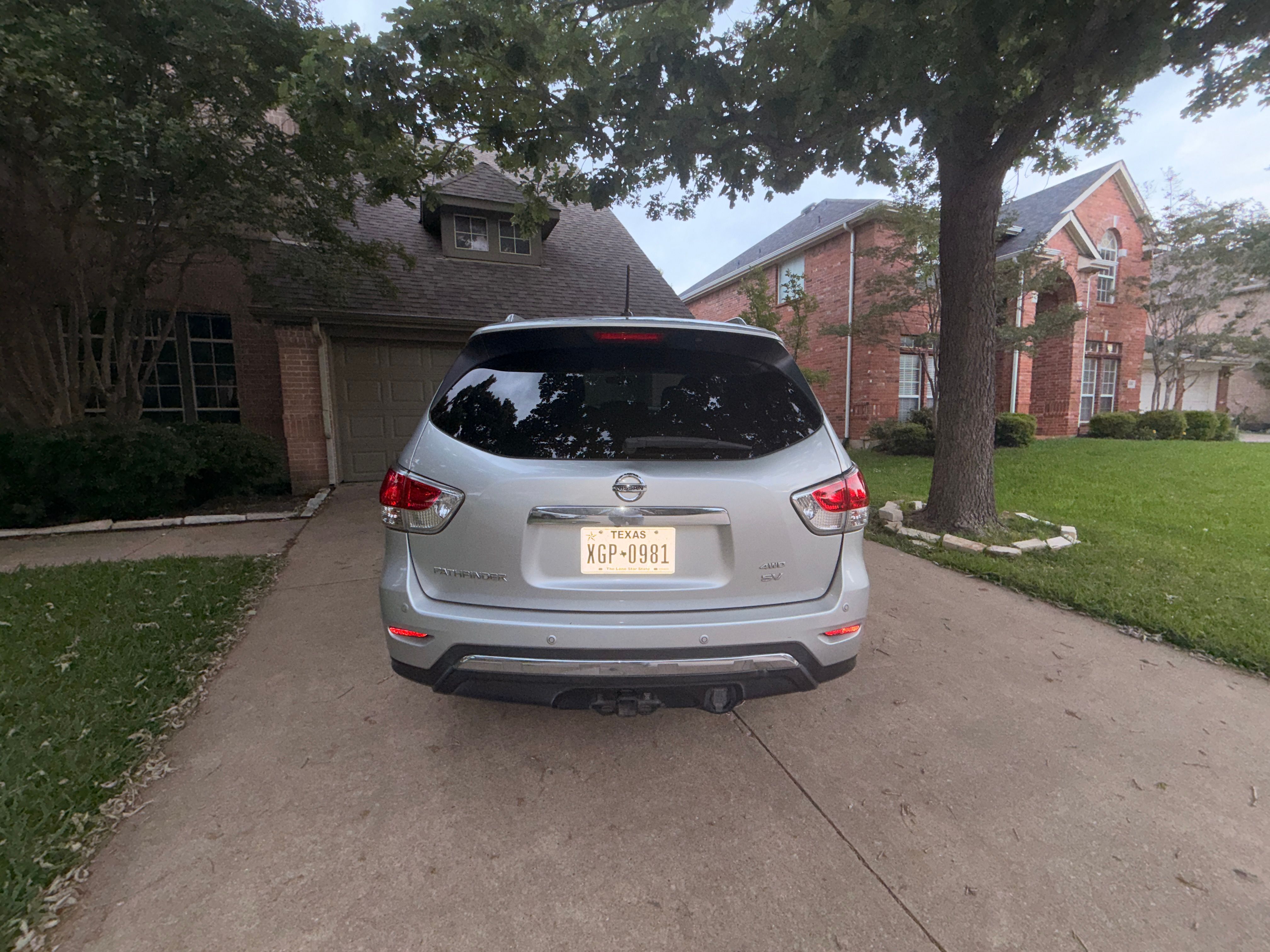 Used 2014 Nissan Pathfinder SV AWD/4WD image 5