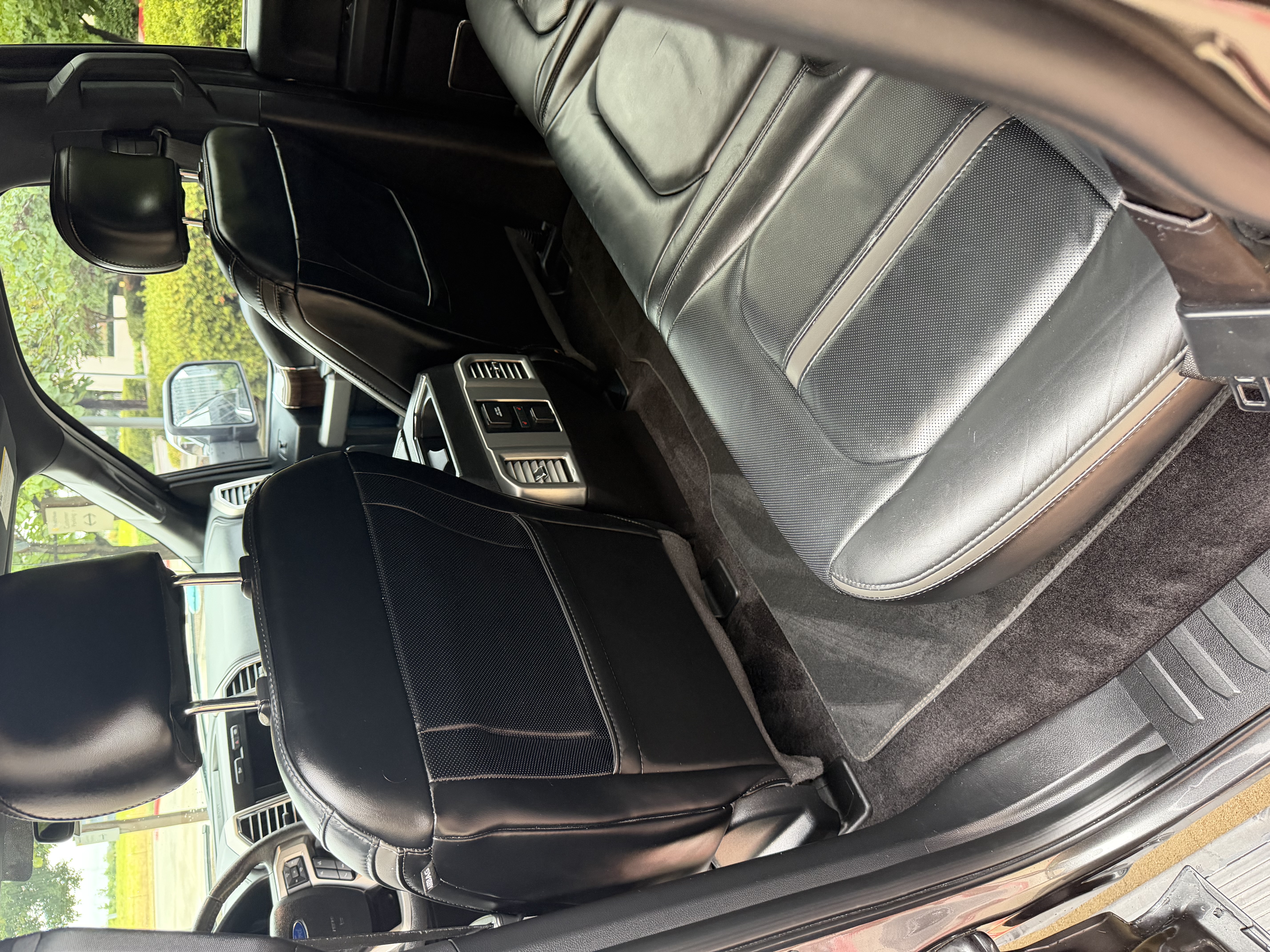 Used 2016 Ford F150 Platinum w/ Equipment Group 701A Luxury RWD image 12