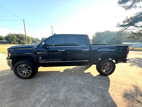Used 2016 GMC Sierra 1500 SLT w/ Suspension Package, Off-Road AWD/4WD image 2