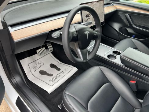 Used 2021 Tesla Model 3 Performance image 10