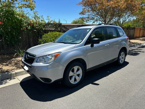 Used 2016 Subaru Forester 2.5i w/ Alloy Wheel Package AWD/4WD image 1