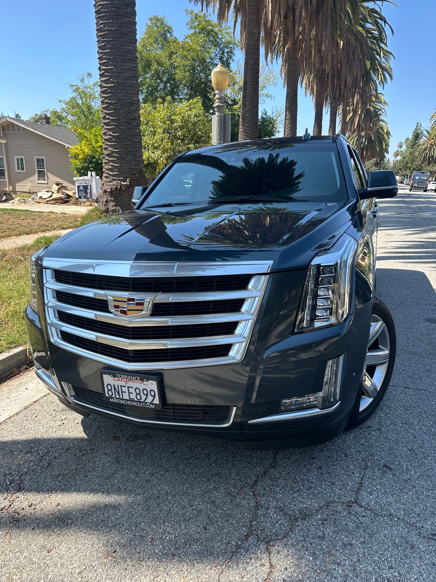 Used 2019 Cadillac Escalade ESV Premium Luxury AWD/4WD image 1