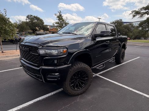 Used 2025 RAM 1500 Big Horn AWD/4WD image 1