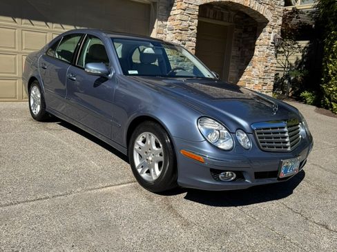 Used 2007 Mercedes-Benz E 320 BlueTEC Sedan image 2