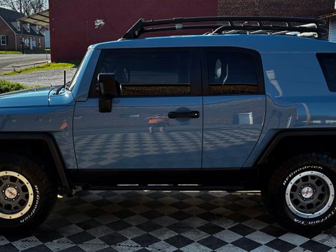 Used 2014 Toyota FJ Cruiser Sport Utility 2D w/ Trail Teams Ultimate Edition image 6