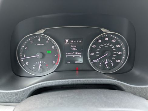 Used 2017 Hyundai Elantra SE w/ SE A/T Tech Package 03 image 2