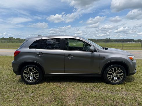 Used 2018 Mitsubishi Outlander Sport ES FWD image 4