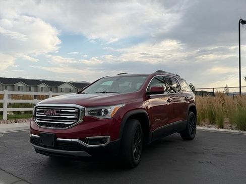 Used 2019 GMC Acadia SLT w/ LPO, Floor Liner Package image 1