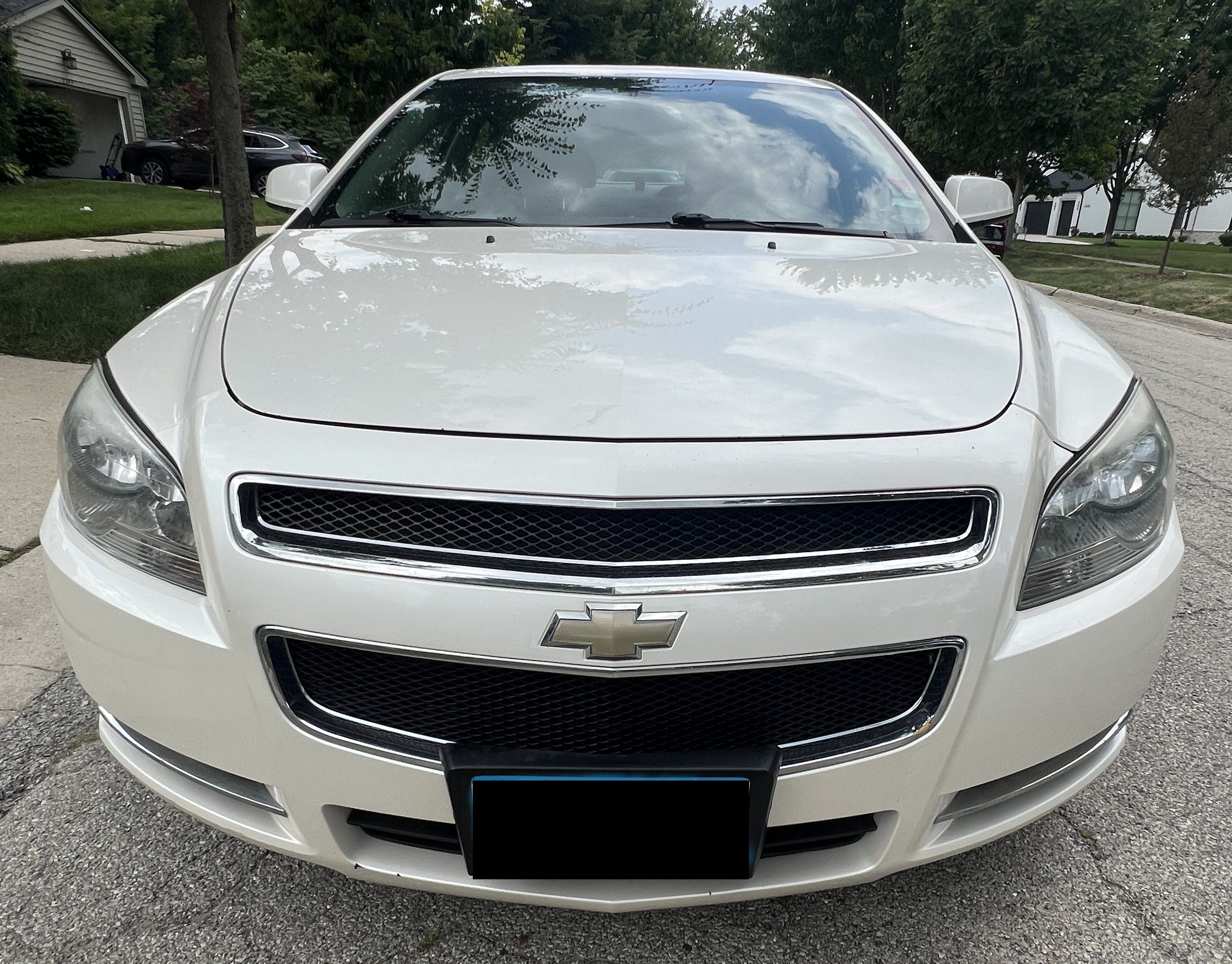Used 2011 Chevrolet Malibu LT w/ White Diamond Premium Package FWD image 4