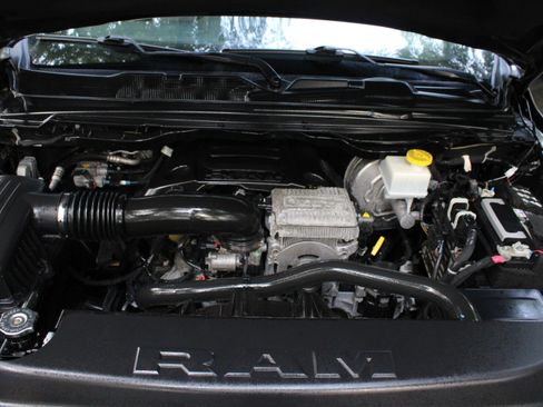Used 2024 RAM 1500 Laramie AWD/4WD image 23