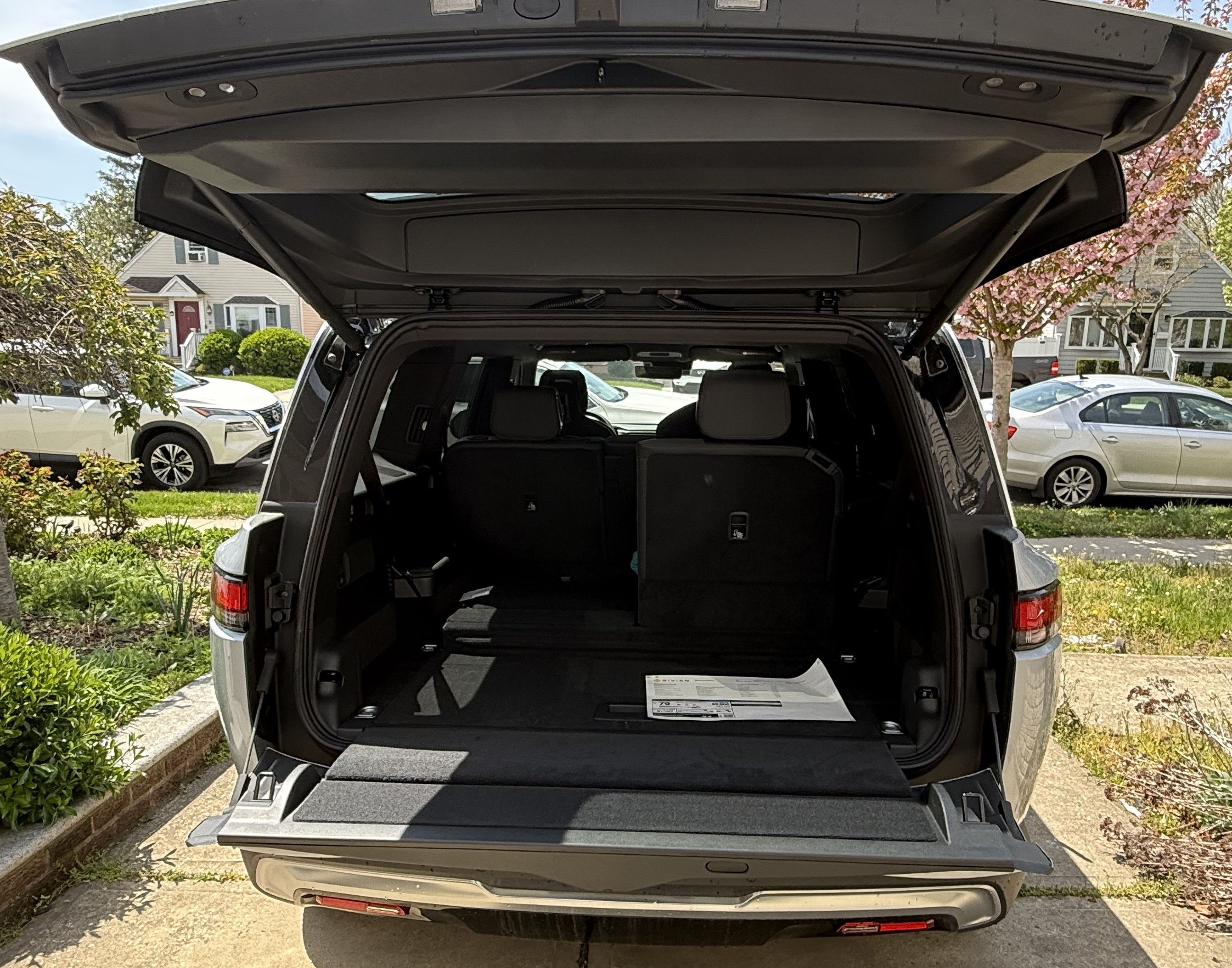 Used 2026 Rivian R1S Adventure AWD/4WD image 4