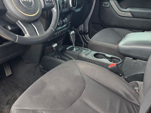 Used 2013 Jeep Wrangler Unlimited Sport image 6