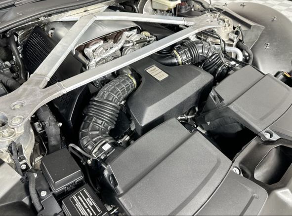 Used 2020 Aston Martin V8 Vantage Coupe RWD image 22