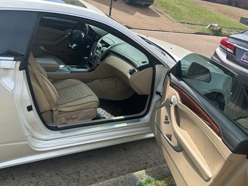 Used 2012 Cadillac CTS Premium image 9