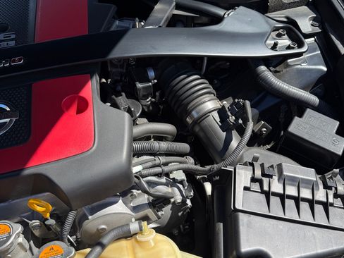 Used 2015 Nissan 370Z NISMO RWD image 11