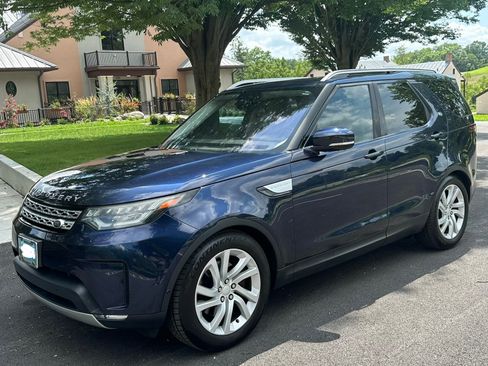 Used 2017 Land Rover Discovery HSE AWD/4WD image 1