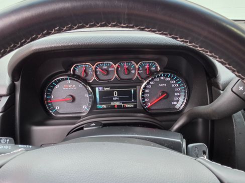 Used 2016 Chevrolet Suburban LT image 17