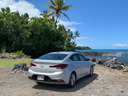 Used 2020 Hyundai Elantra SEL w/ Cargo Package (C1) FWD image 6