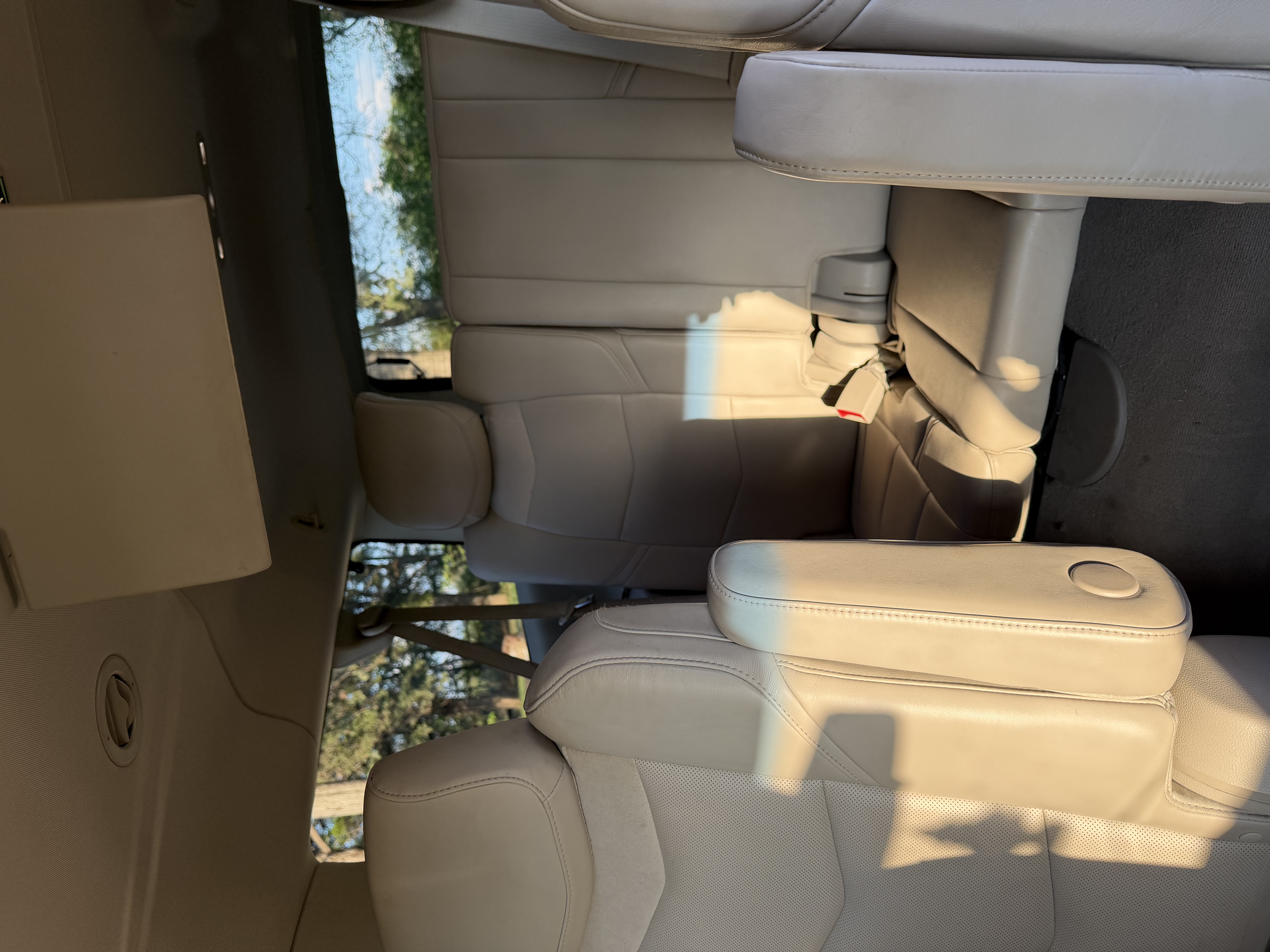 Used 2015 Cadillac Escalade ESV Premium AWD/4WD image 19