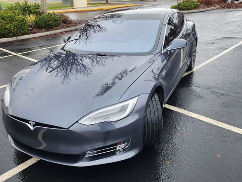 Used 2016 Tesla Model S 75 image 2