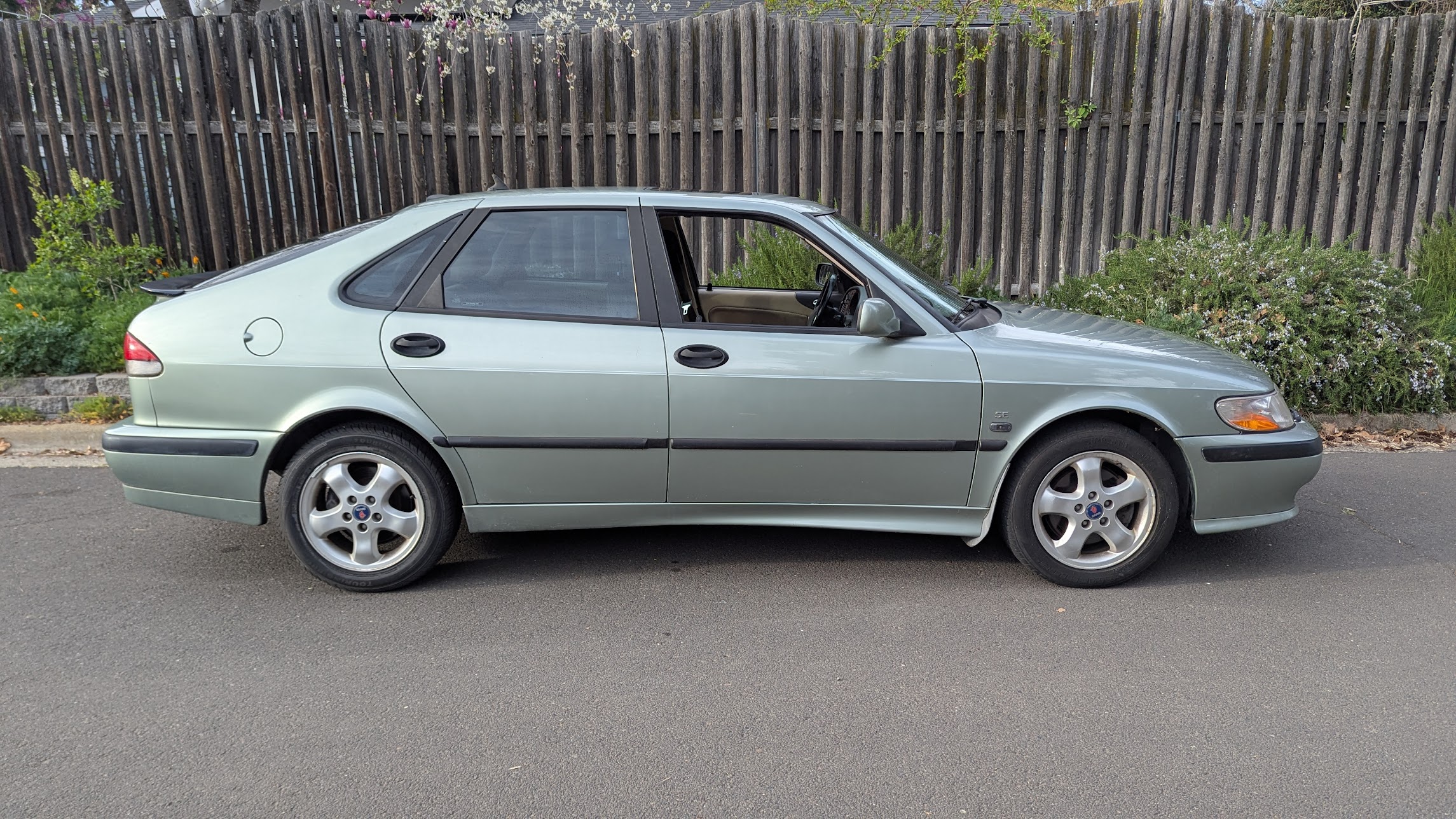 Used 2001 Saab 9-3 SE FWD image 4
