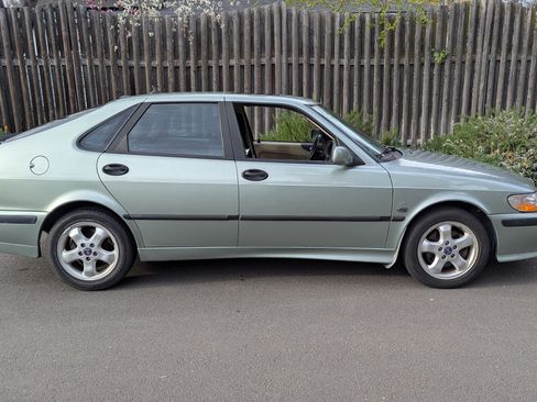 Used 2001 Saab 9-3 SE image 4