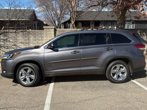 Used 2019 Toyota Highlander Limited image 6