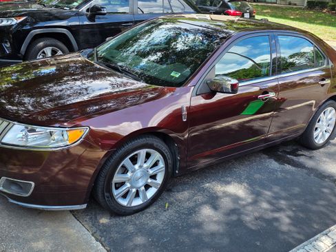 Used 2012 Lincoln MKZ FWD image 8
