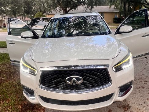 Used 2019 INFINITI QX60 Luxe w/ Essential Package FWD image 4